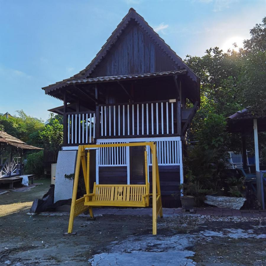 Hôtel Mykampung Chalet à Ipoh Extérieur photo