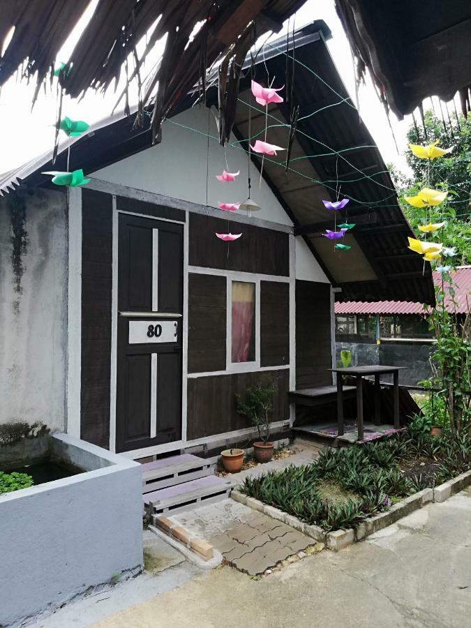 Hôtel Mykampung Chalet à Ipoh Extérieur photo